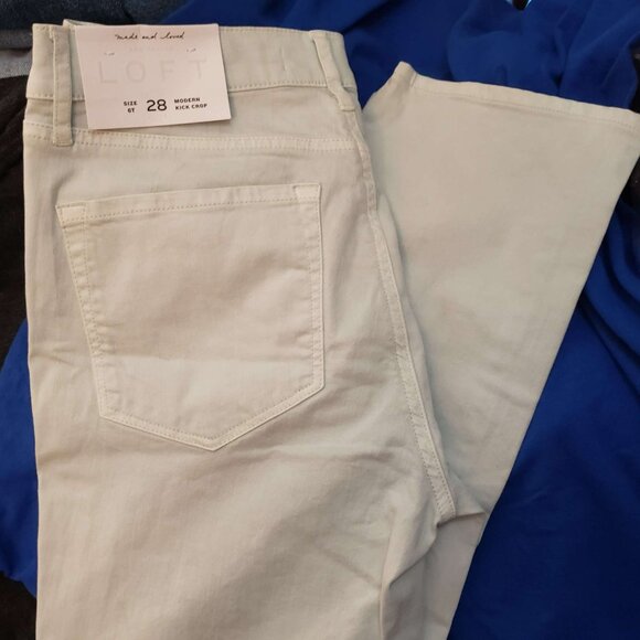 Ann Taylor Loft Light Green Modern Kick Crop 28/6T NWT - Picture 6 of 7